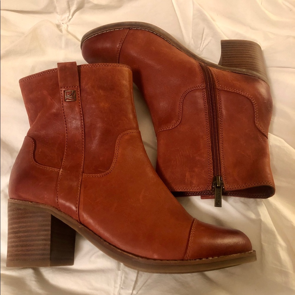 Sperry Cognac Leather Mid Calf Zip Boots 7